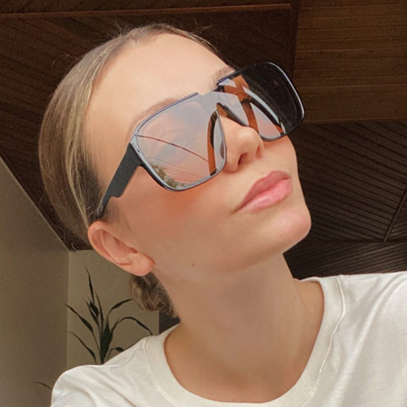 Damen trendy quadratische Sonnenbrille mit transparentem, grünem Rahmen und schützendem UV-Filter Karnz