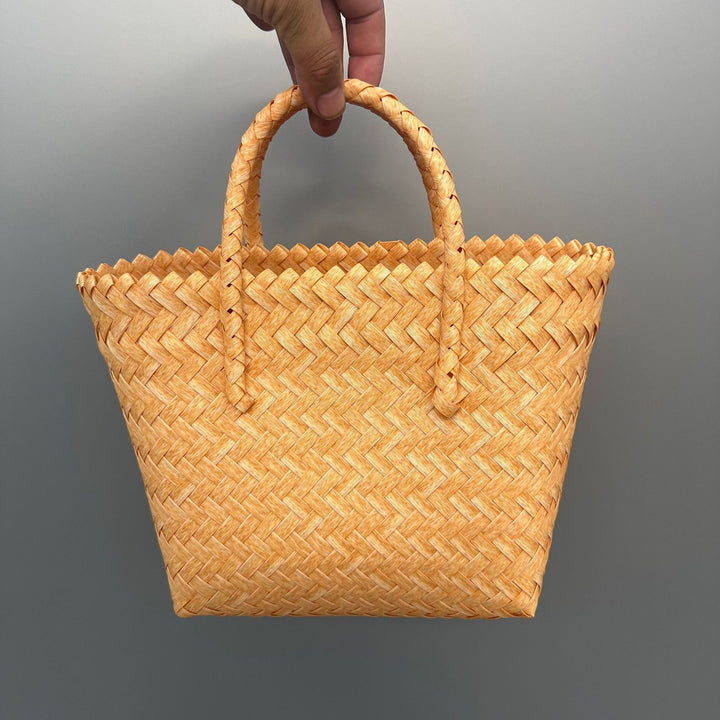 Handgefertigte Basttrage Tasche Karnz