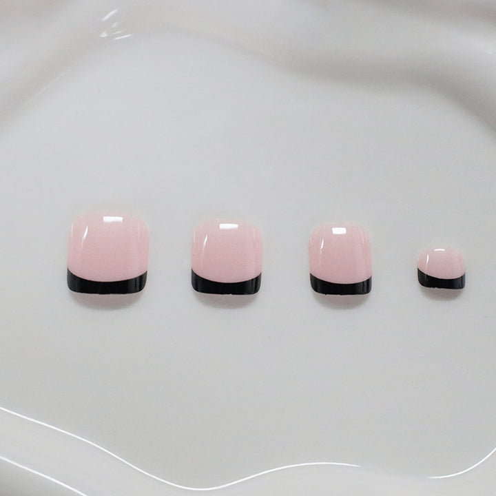 Chic French Tip Nagelkunst Karnz