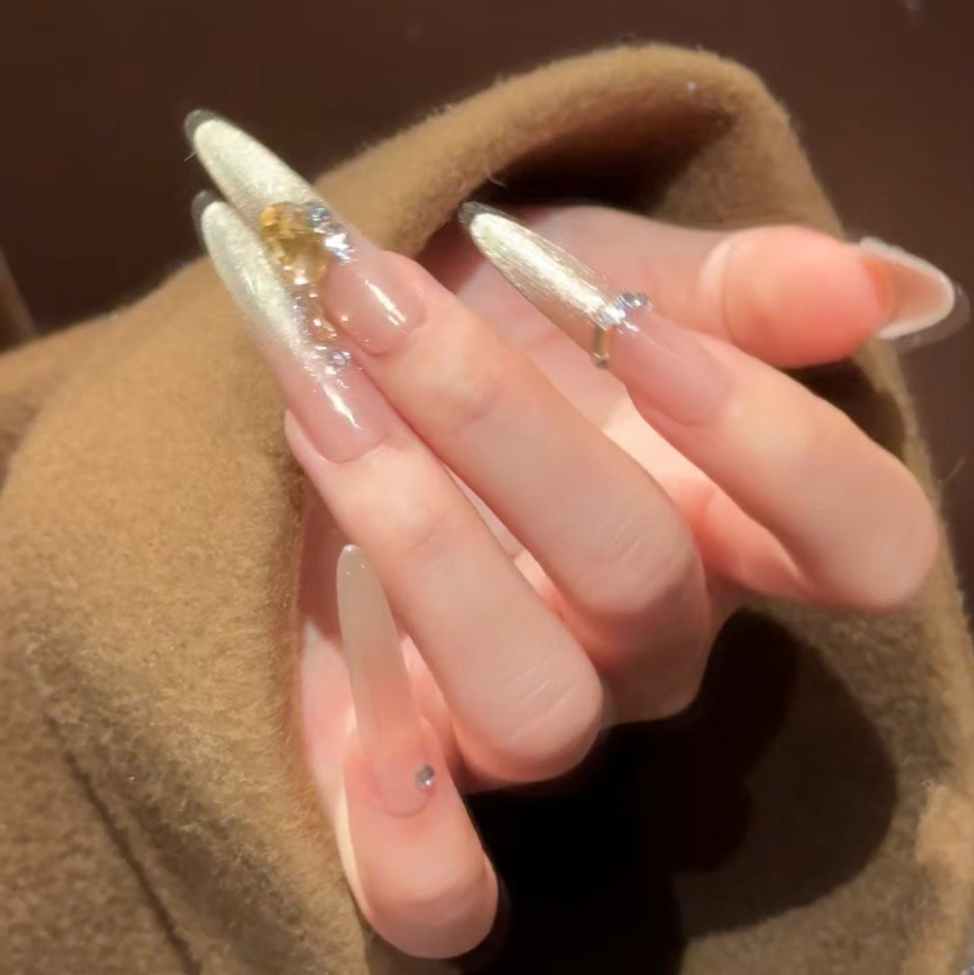 Elegante Glitzerpress-on-Nagelerweiterungen Karnz