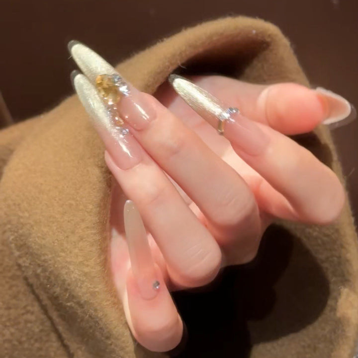 Elegante Glitzerpress-on-Nagelerweiterungen Karnz