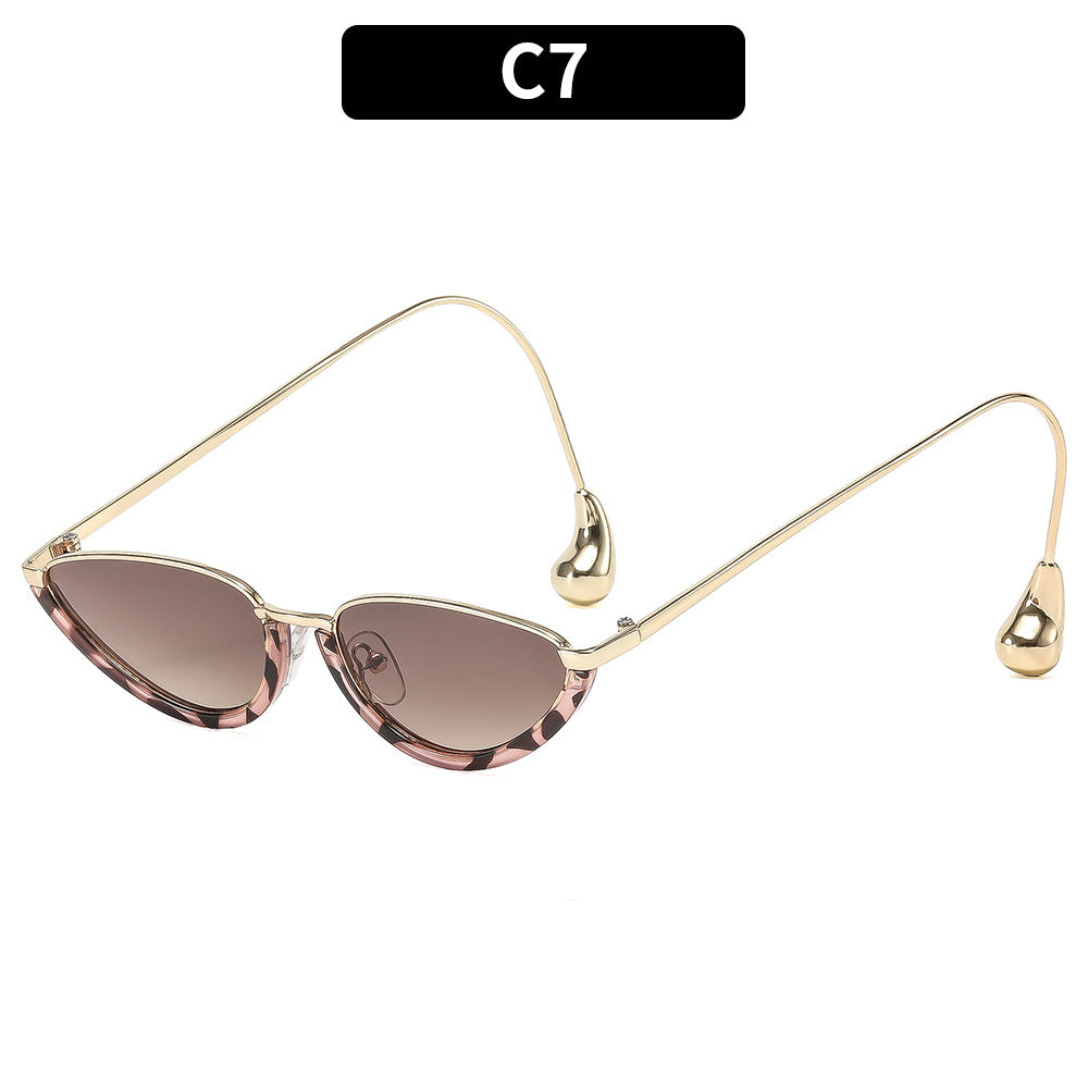 Skulpturale Retro-inspirierte Katzenaugen-Sonnenbrille
