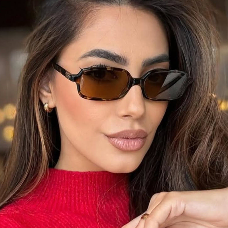Damen modische quadratische Brille mit elegantem Kunststoffrahmen und goldenen Akzenten Karnz