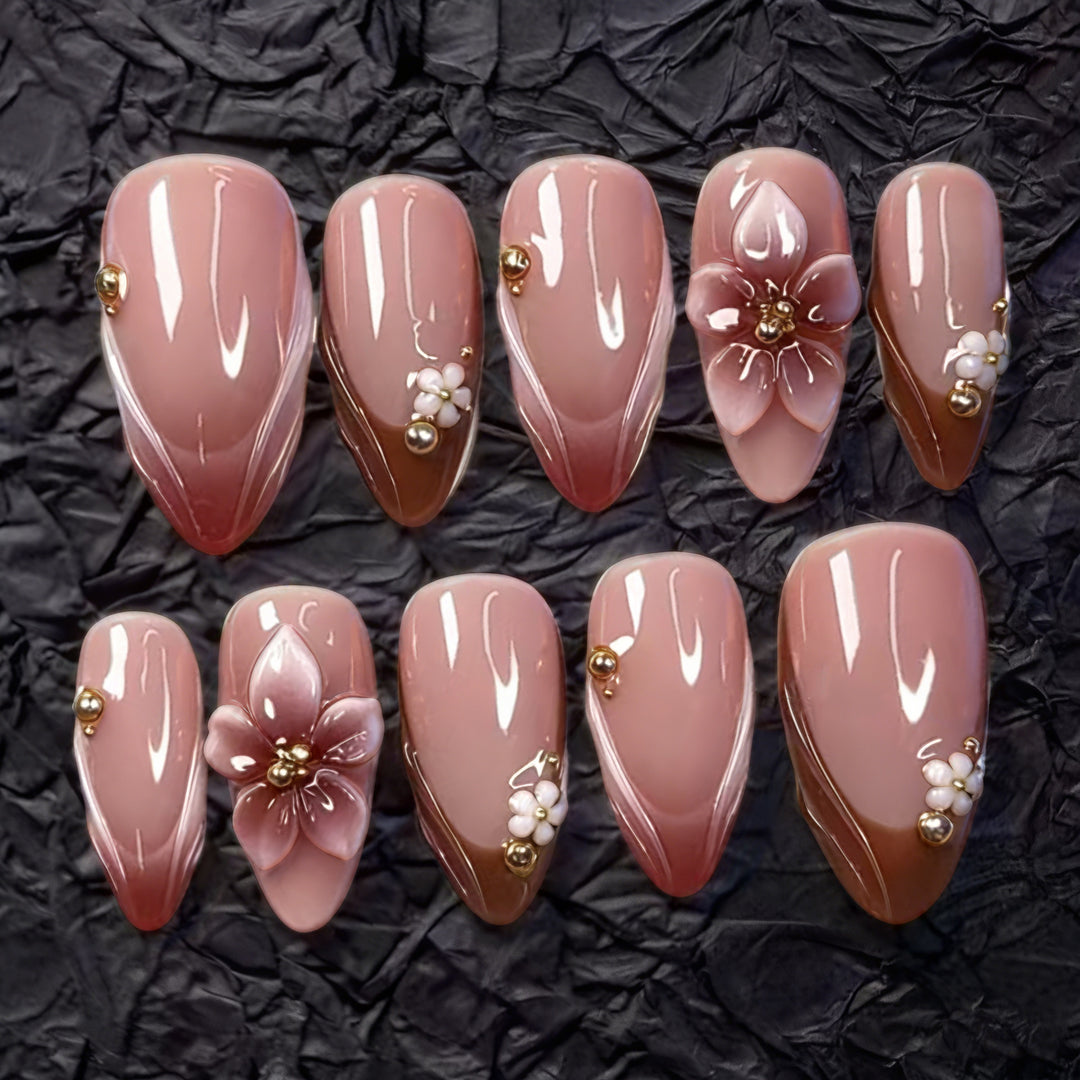 Kunstvolle 3D Nagelspitzen Karnz
