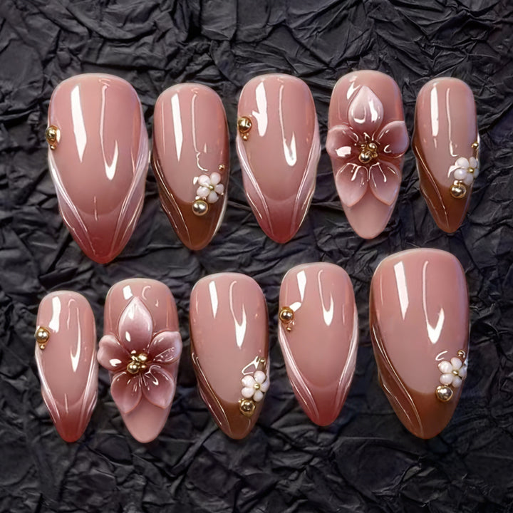 Kunstvolle 3D Nagelspitzen Karnz