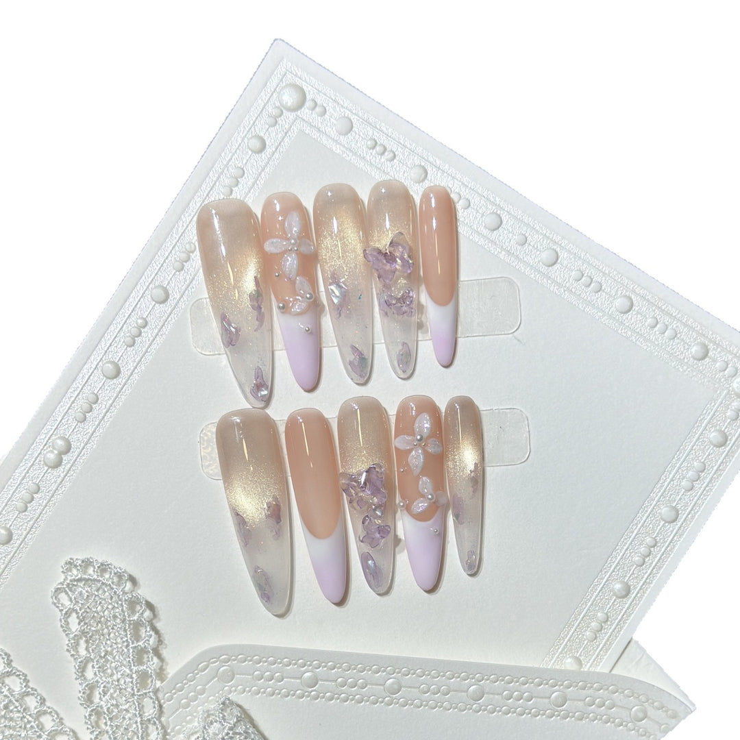 Blumen-inspiriertes Stiletto Press-On Nageldesign Karnz