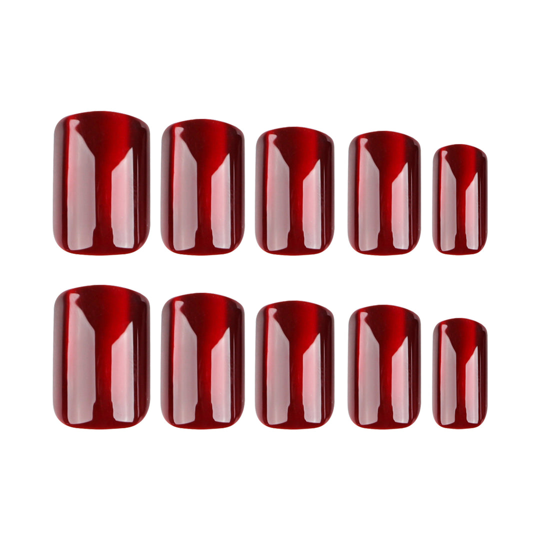 Hochwertige Gel-Nägel mit durchscheinendem French-Tip Karnz