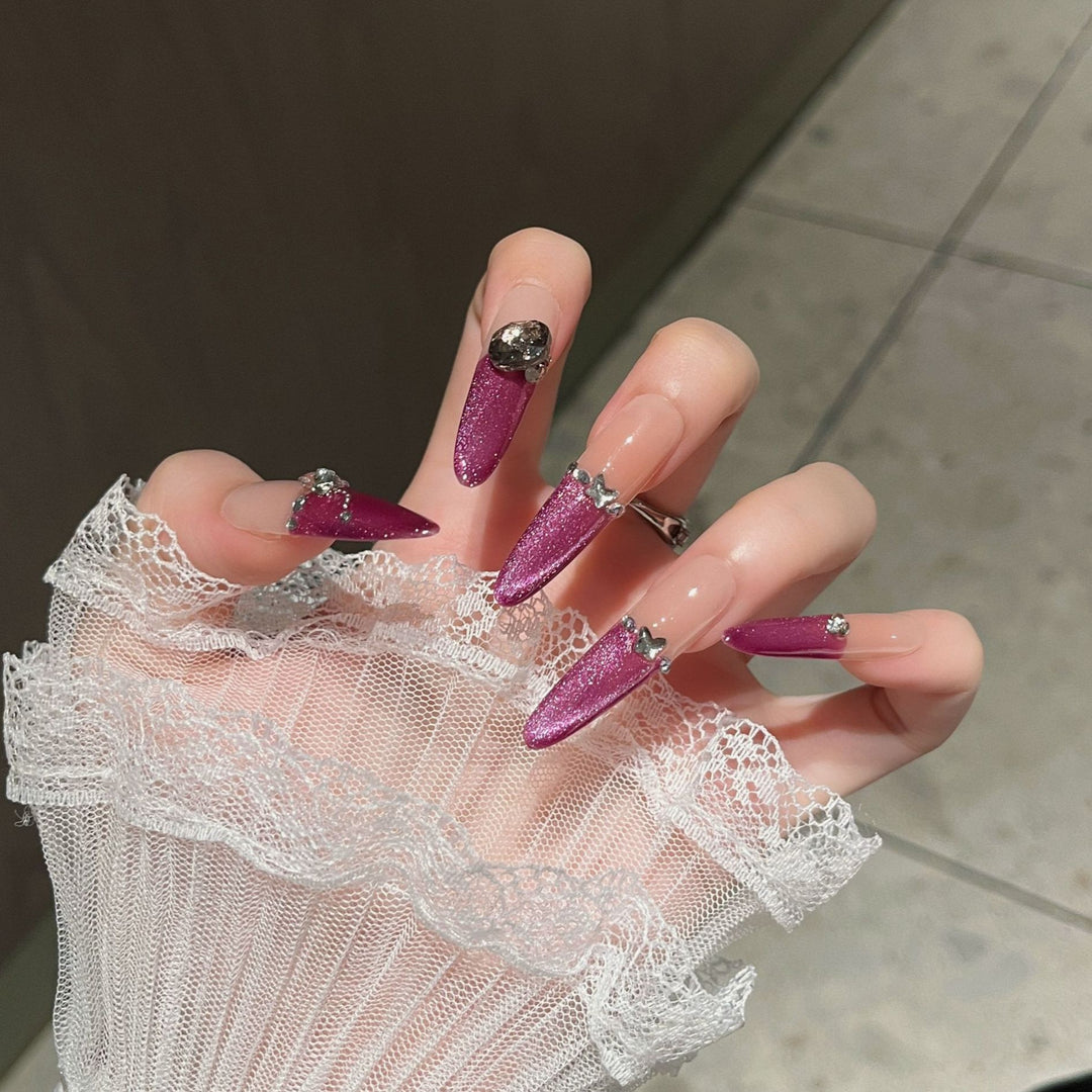 Glamouröse Stiletto Nagelkunst Extensions Karnz