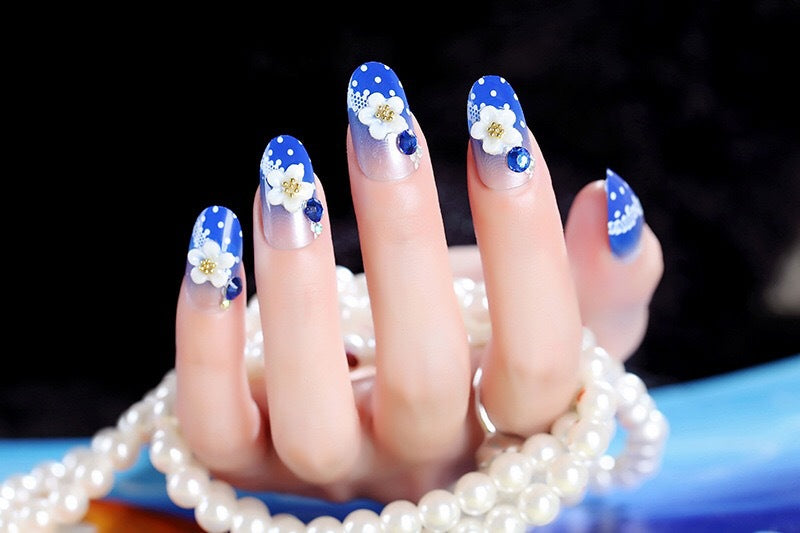 Glamouröse mit Strass verziert Press-On Nagelspitzen