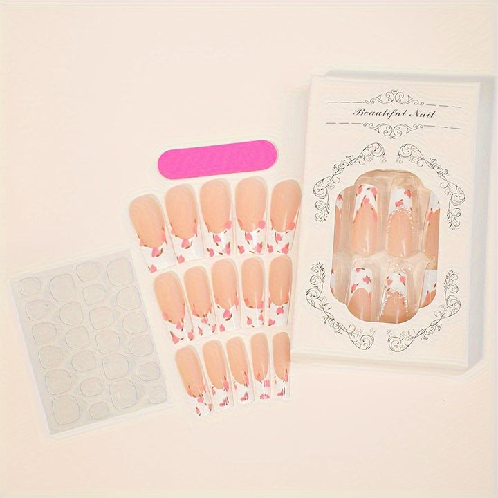 Kunstnagelset mit floralen Designs und eleganten Verzierungen Karnz