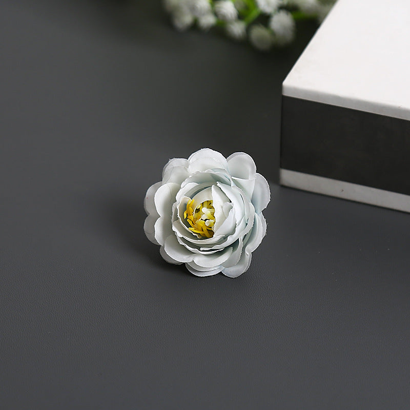 Blumenbrosche für dekorative Zwecke und Anzeige