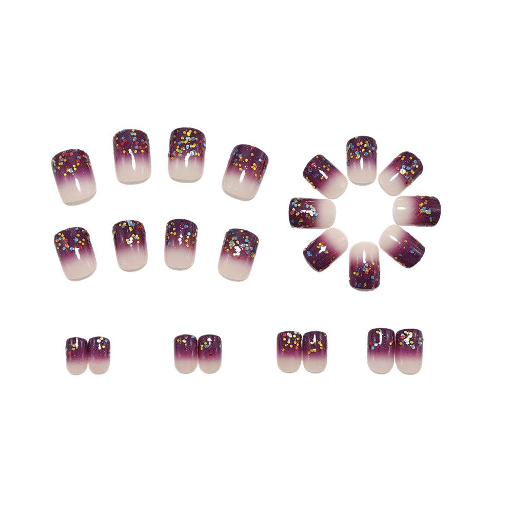 Kunstnägel mit Glamourösem Glitter-Design Karnz