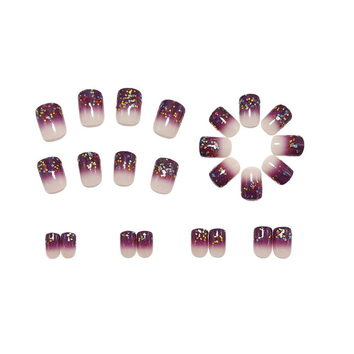 Kunstnägel mit Glamourösem Glitter-Design Karnz