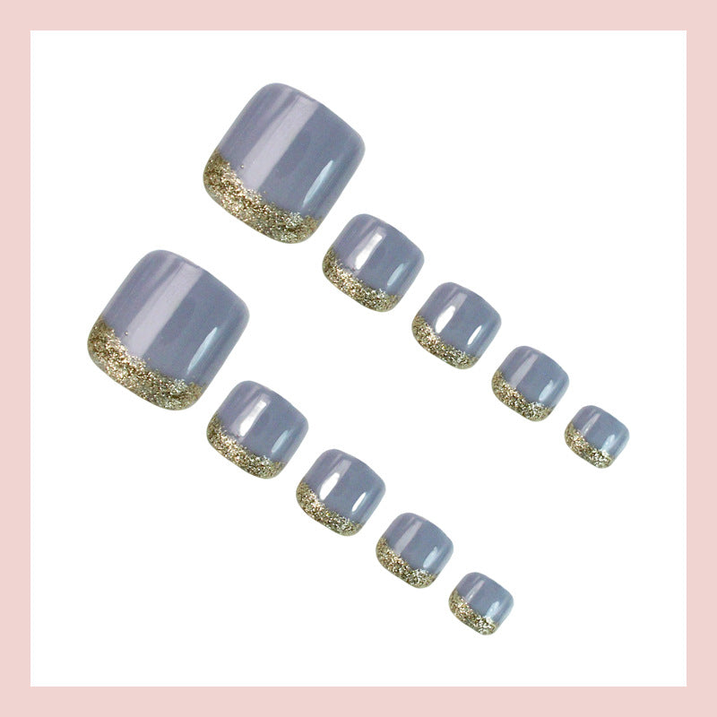 Kunstnagelset mit glamourösen Glitzerakzenten Karnz