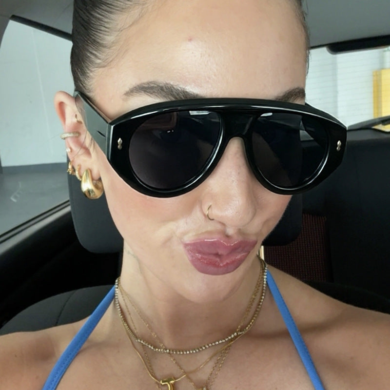 Damen moderne Fashion-Sonnenbrille im futuristischen Design Karnz