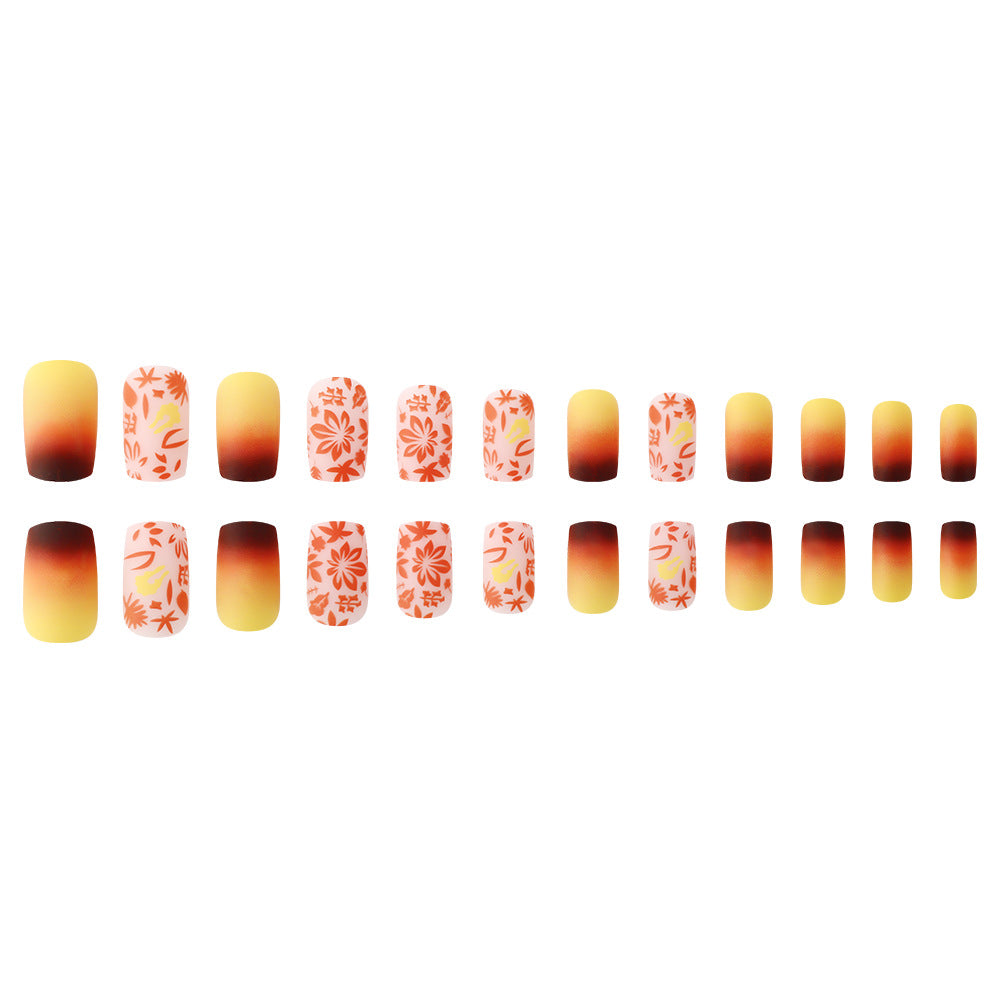 Künstlerisches Gradient Floral Nageldesign Karnz