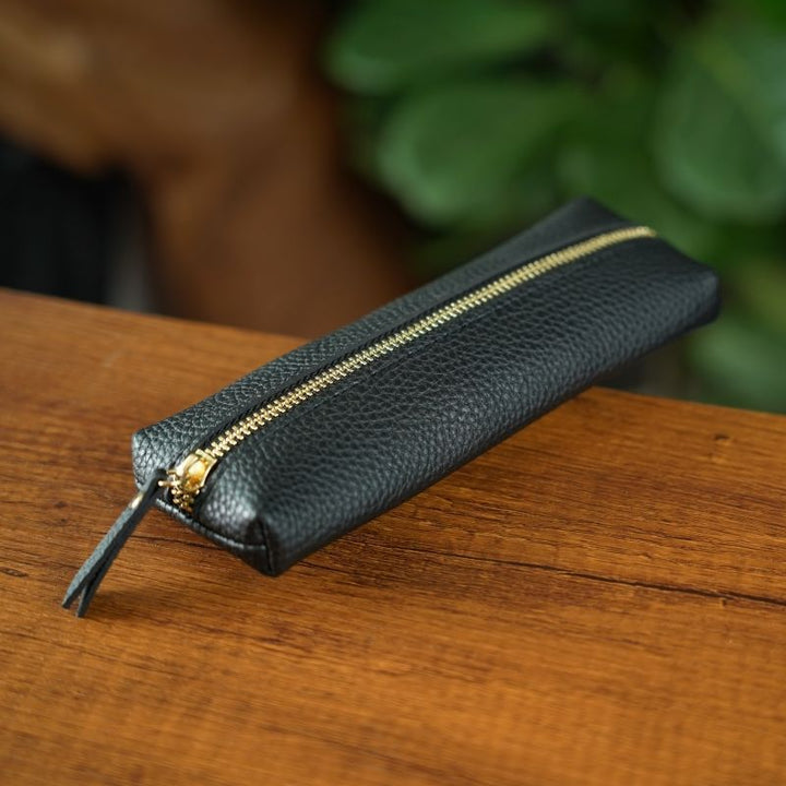 Elegantes Leder-Etui Karnz