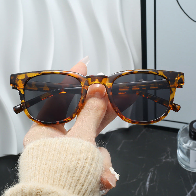 Damen modische Cat-Eye Sonnenbrille mit hochwertigem Kunststoffrahmen Karnz