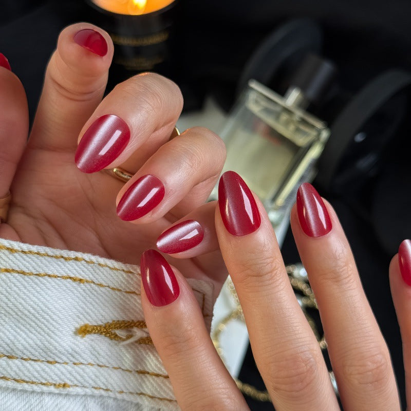 Elegante Kunstnägel mit schimmerndem Finish Karnz