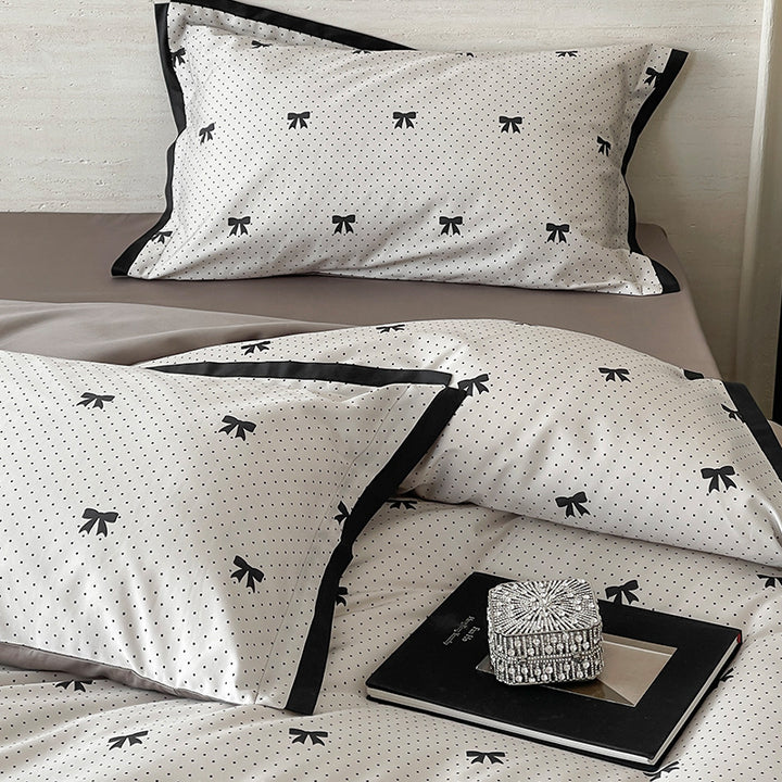 Luxuriöses Baumwollsatin-Bettwäsche-Set mit Schmetterlingsmotiv und kontrastierter Rahmenkante