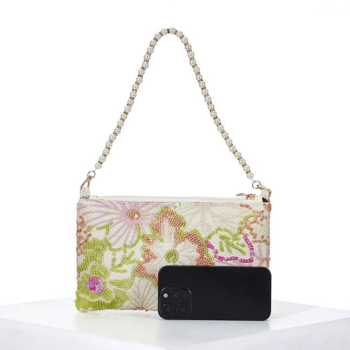 Blumengeschmückte Abendhandtasche