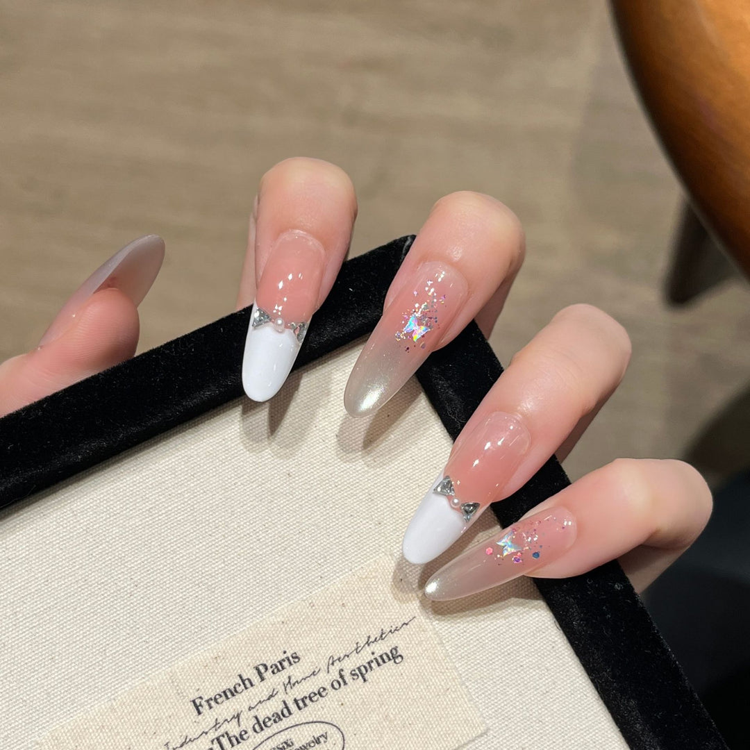 Dekorative Stiletto Press-On Nägel Karnz