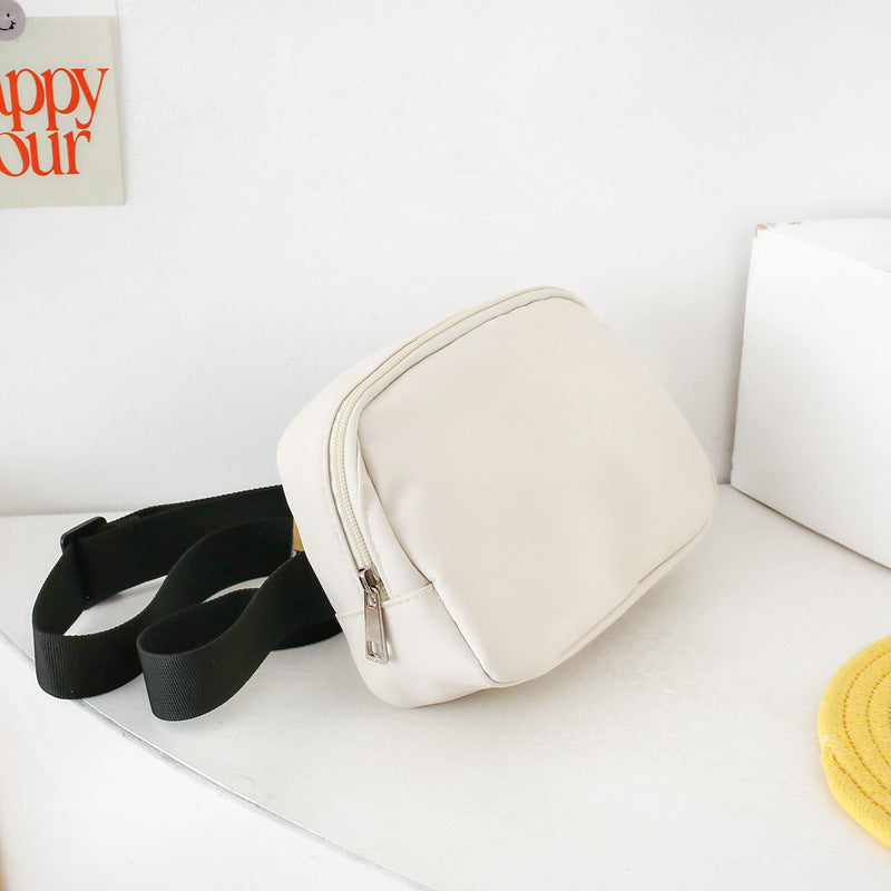 Modische Gürteltasche In Minimalistischer Form Karnz