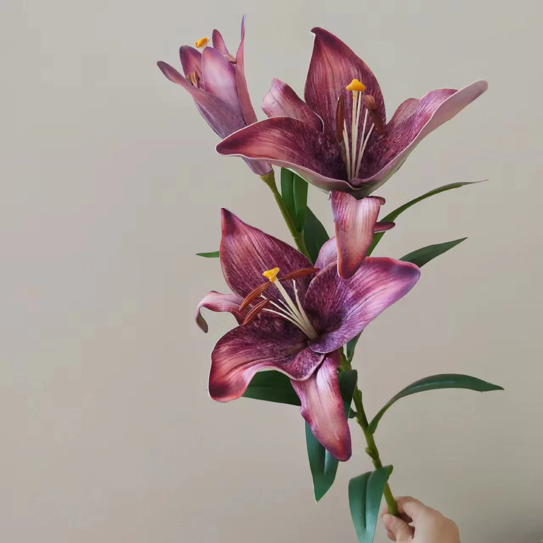 Lebensechter Lily Stamm Strauß