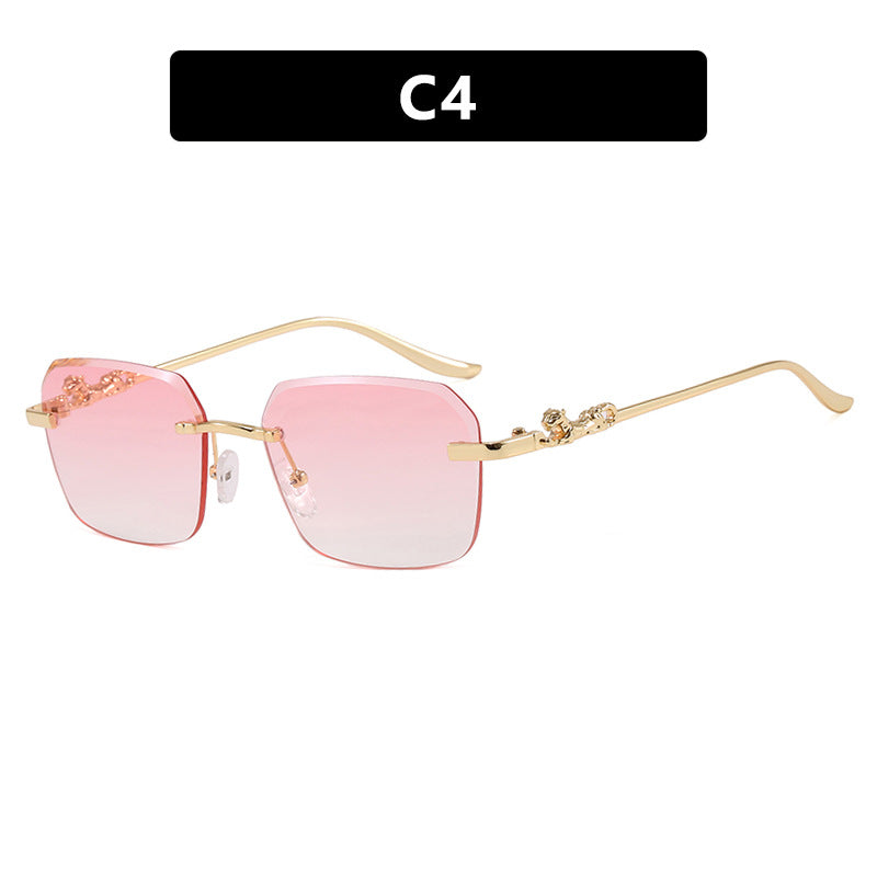 Damen modische quadratische Sonnenbrille mit elegantem Goldrahmen und schützendem UV-Filter Karnz