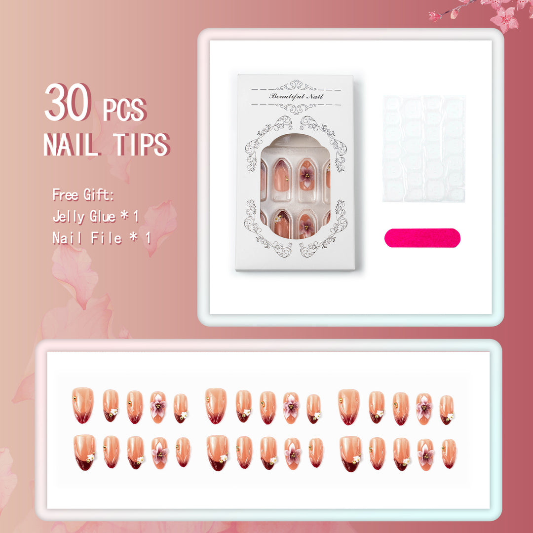 Kunstvolle 3D Nagelspitzen Karnz