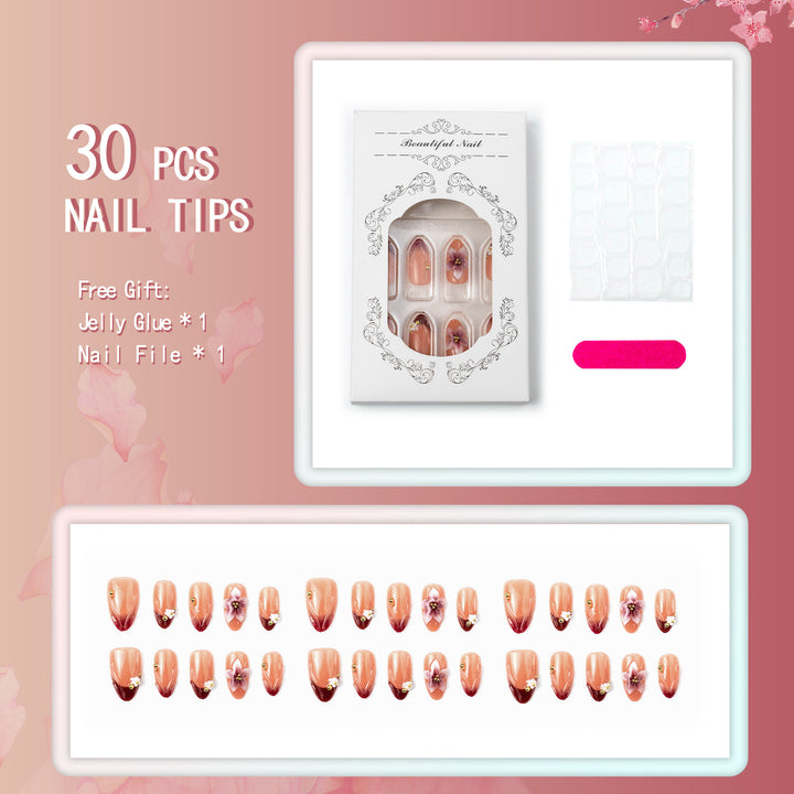 Kunstvolle 3D Nagelspitzen Karnz