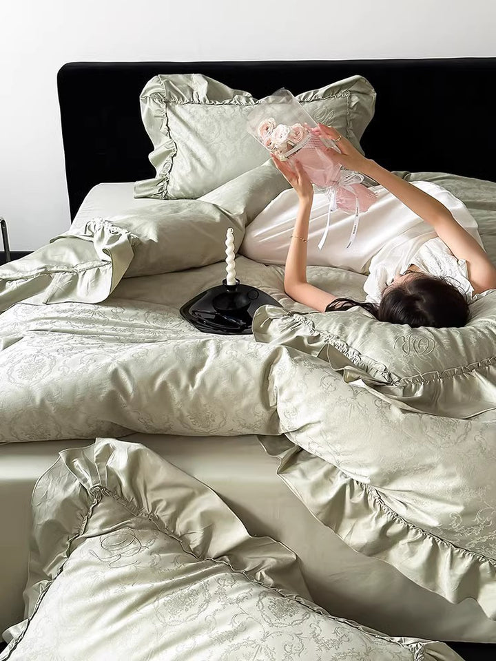 Elegante Satin-Jacquard-Bettwäschegarnitur mit feiner Rüsche und luxuriöser Oberfläche