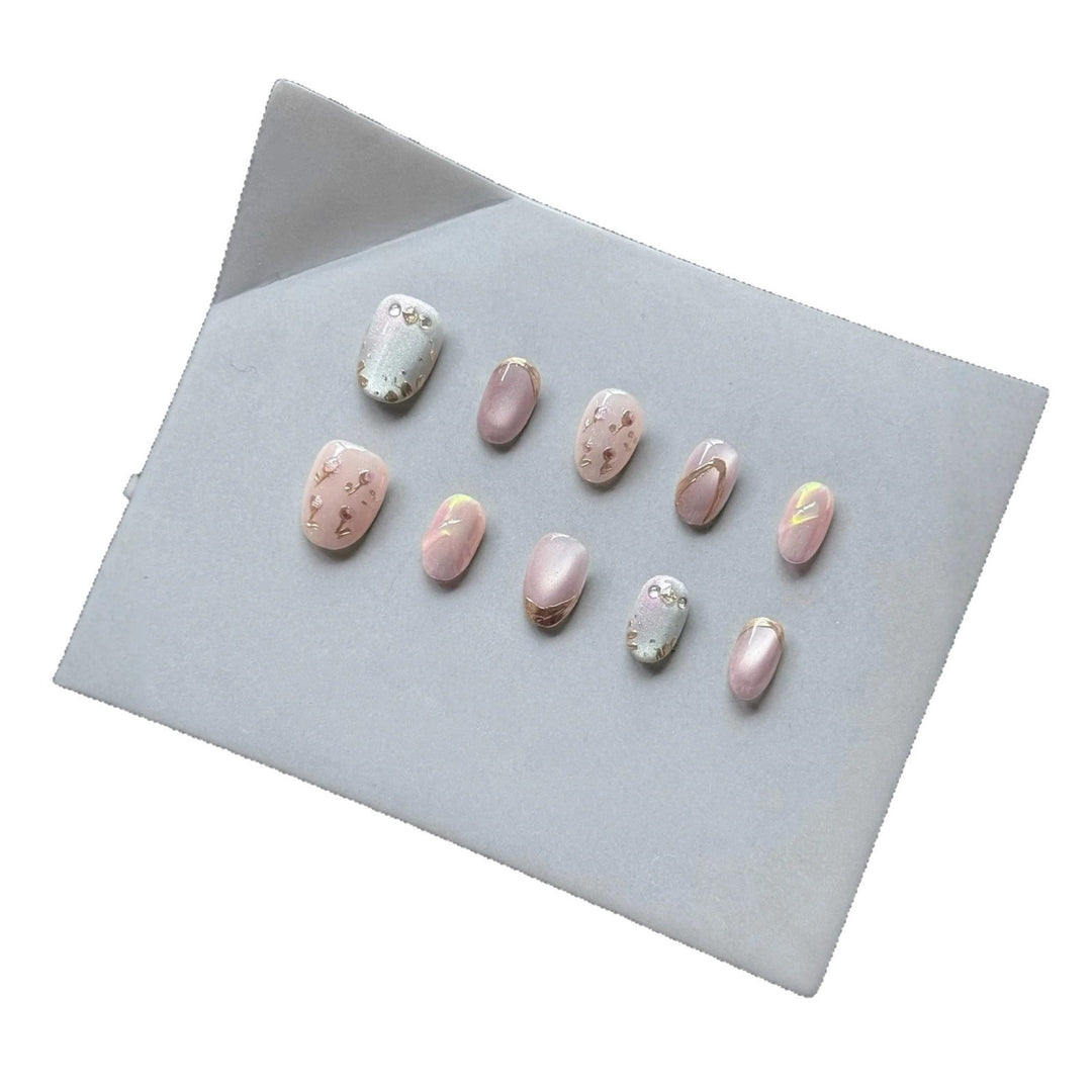 Künstlerisches Press-On Nagelkunstset mit elegantem Blumenmuster