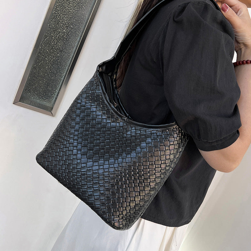 Texturiertes gewebtes Hobo Bag Karnz