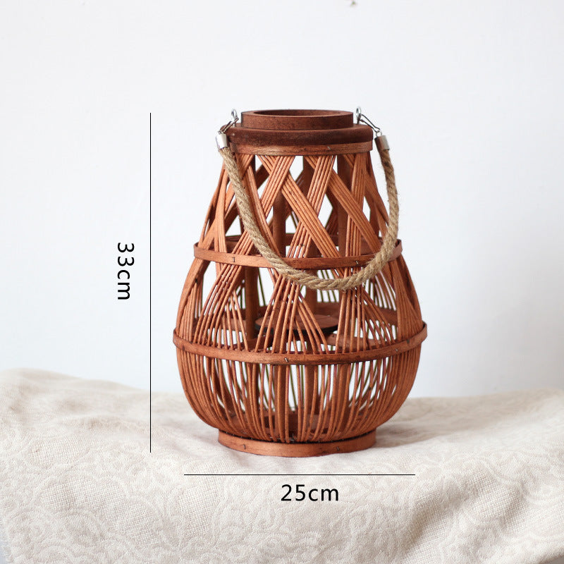Handgefertigte Rattanlaterne Karnz