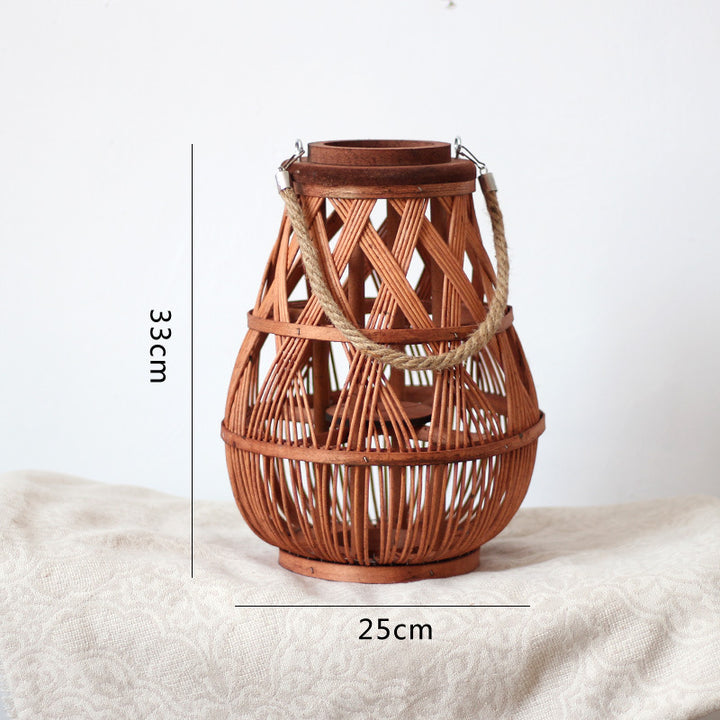 Handgefertigte Rattanlaterne Karnz