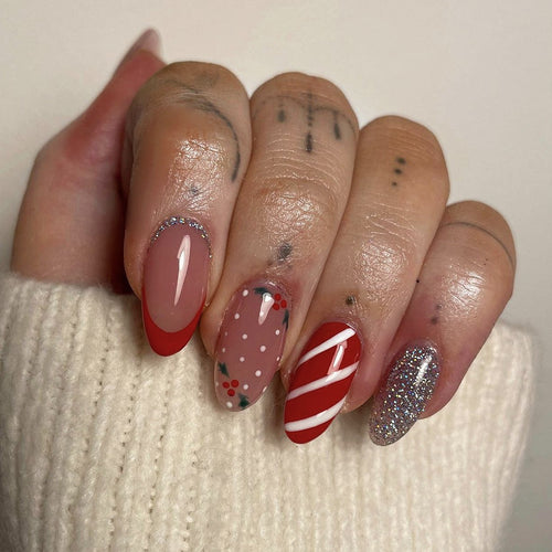 Kreative Nagelkunst mit Weihnachtsmotiven Karnz