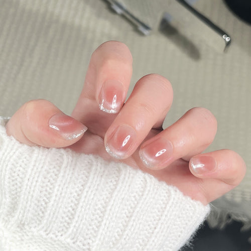 Elegantes Press-On-Nagelset mit natürlichem glänzendem Finish