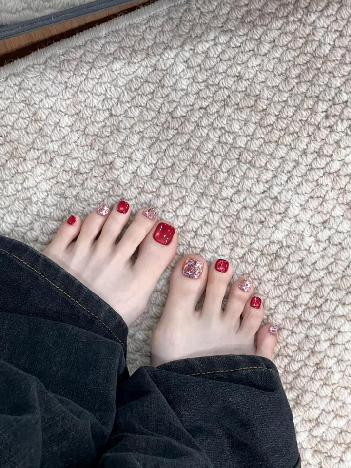 Glänzende Pediküre Nagelkunst