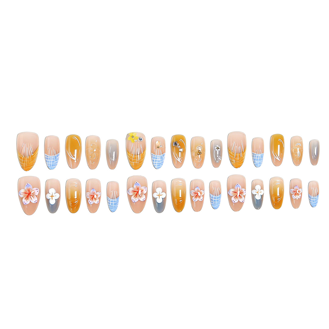 Kunstnagelset mit ästhetischen floralen Akzenten und Glanzfinish Karnz