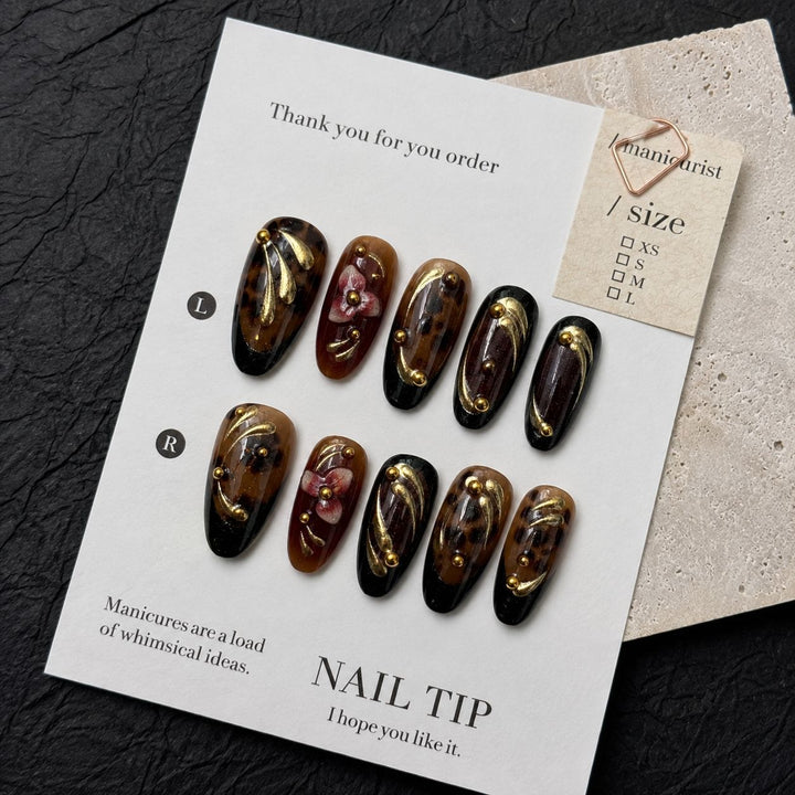 Elegante dekorative Nagelspitzen Karnz