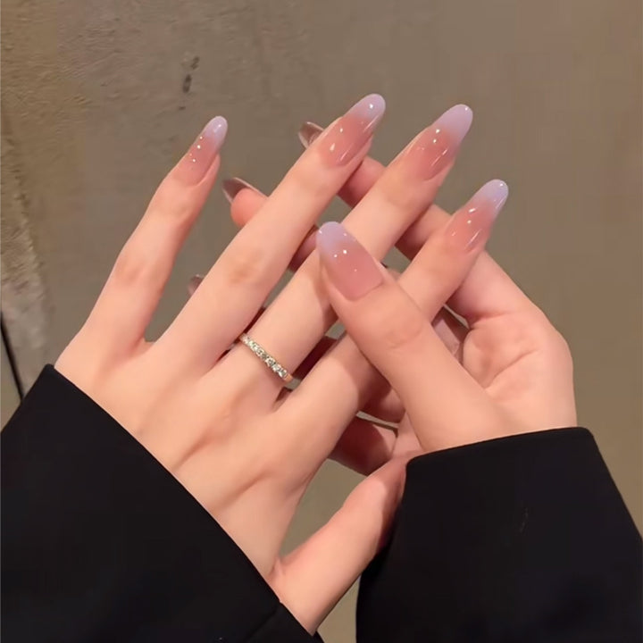 Kreatives Künstlerisches Press-On Nageldesign Karnz