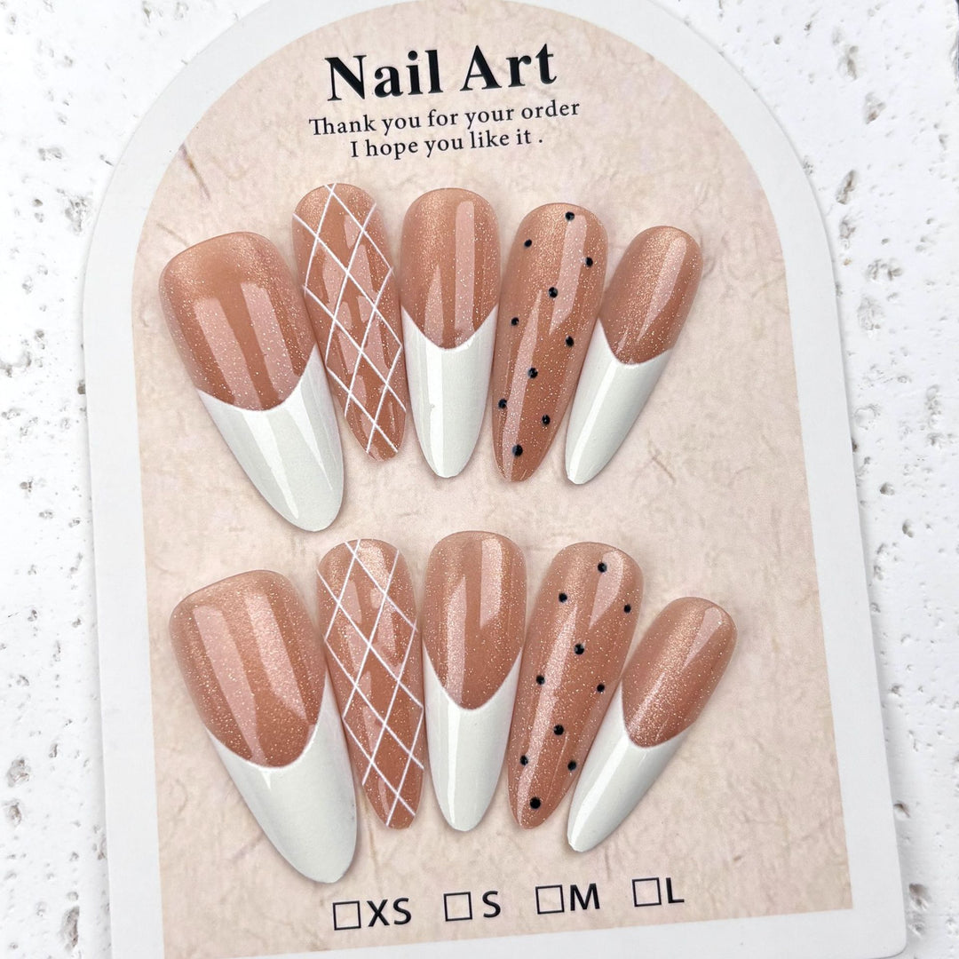 Künstlerische Press-On Nail-Kollektion 1790745679
