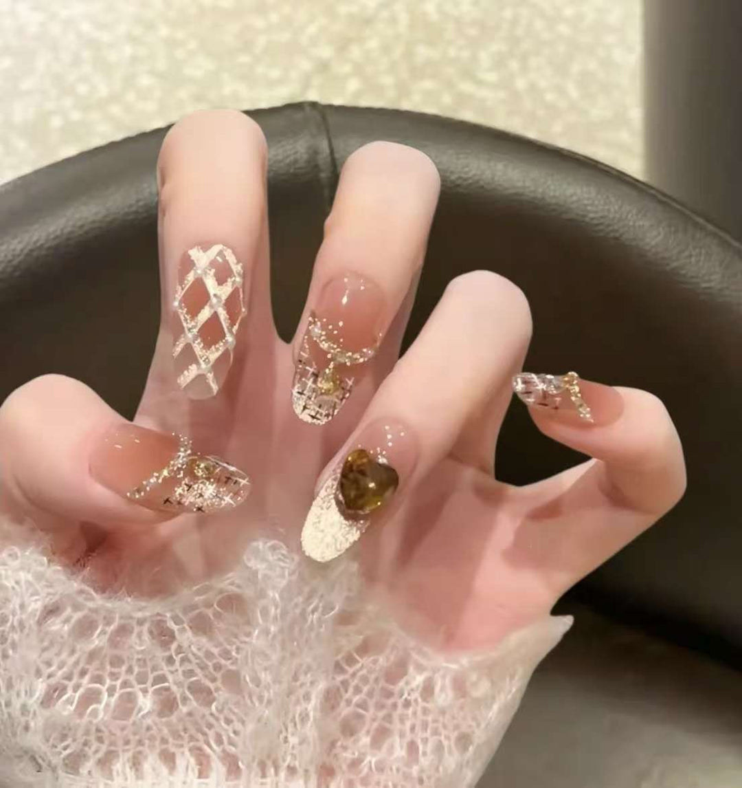 Dekorative Nagelkunst Karnz