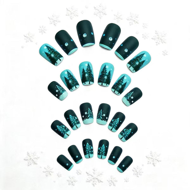 Kunstnägel mit Winterlichem Tannenbaum-Design Karnz