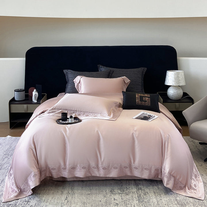 Elegante Baumwoll-Satin-Bettgarnitur mit jacquardgewebter Kontrastbordüre