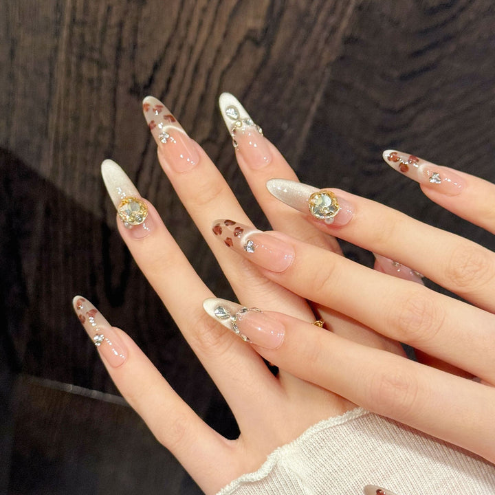 Dekoratives Press-On Nagelkunstset mit Strassakzenten