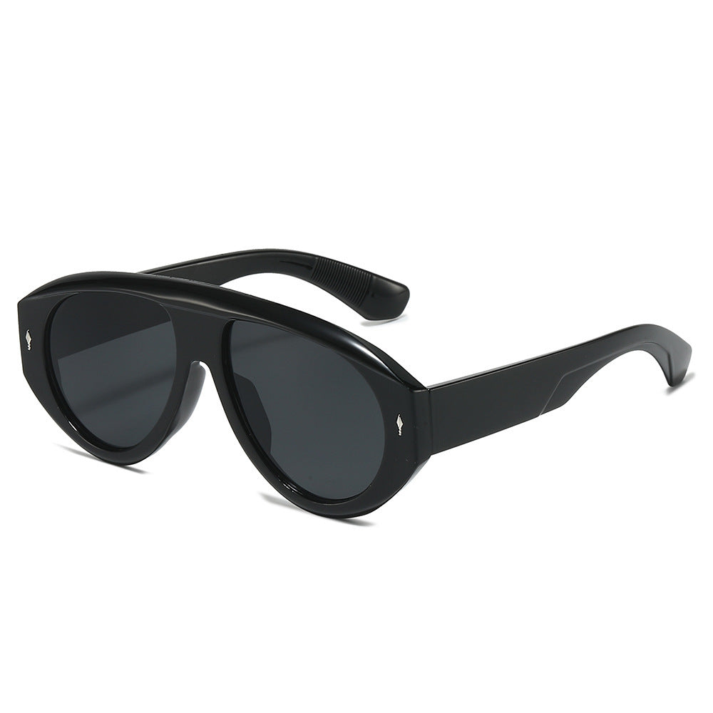 Modische skulpturale Sonnenbrille Karnz