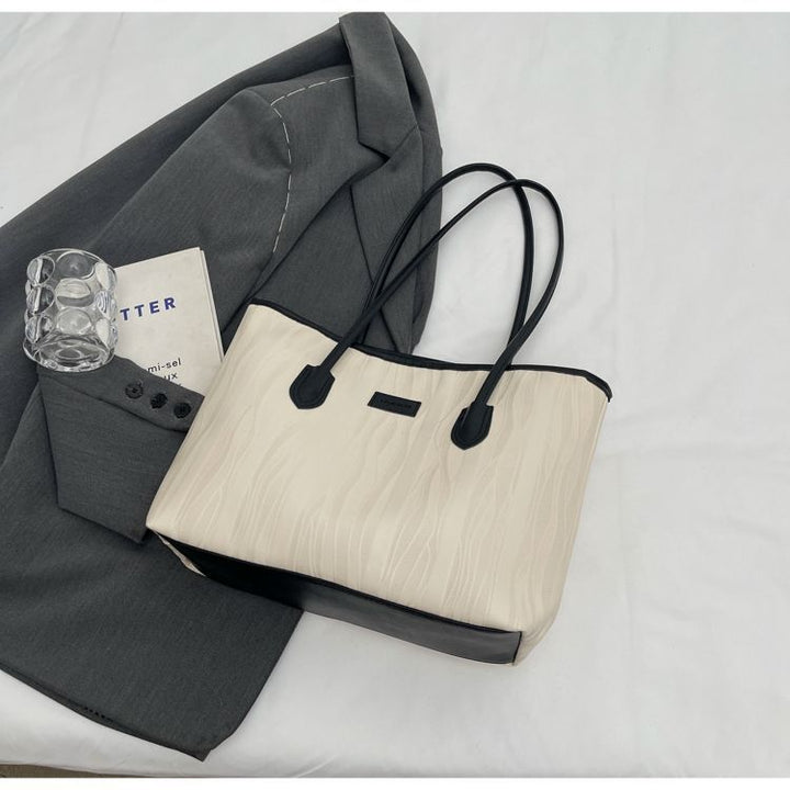 Texturiertes großes Tote Bag Karnz