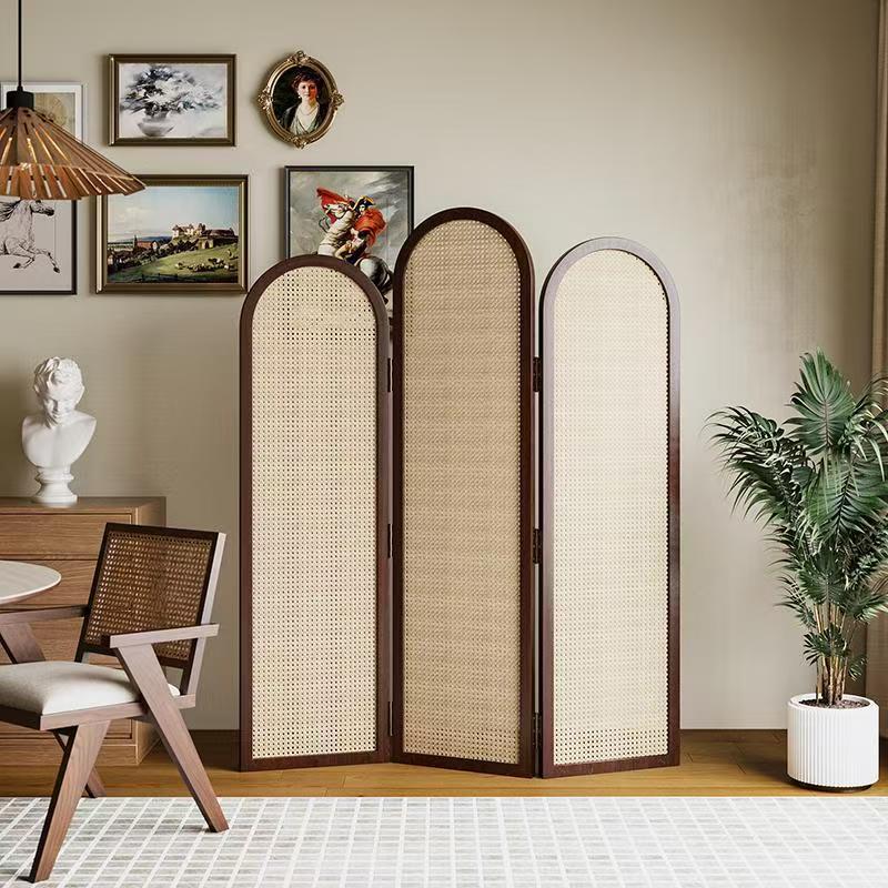 Eleganter Rattan Raumteiler Karnz